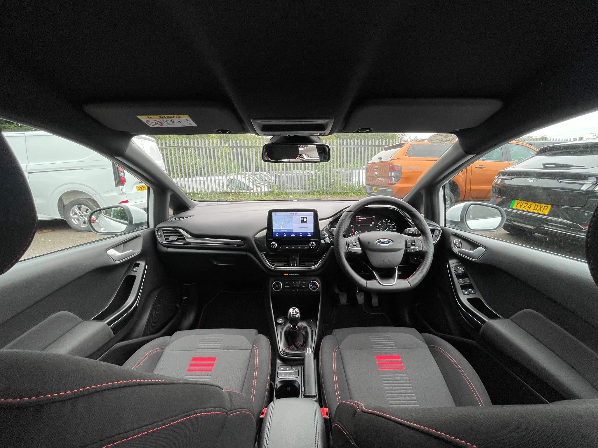 Ford Fiesta Image 16