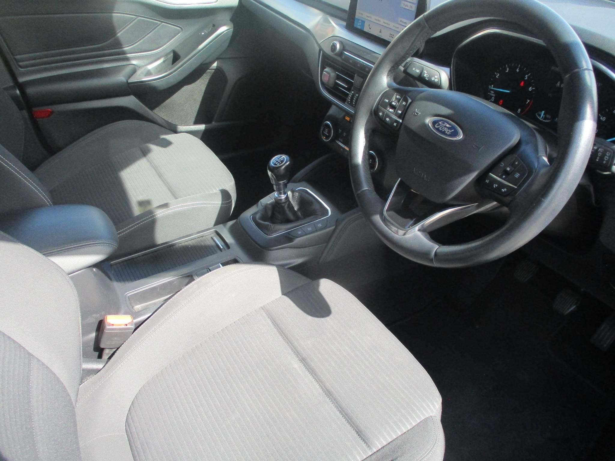 Ford Focus Image 15