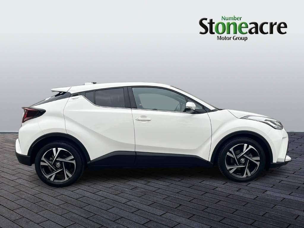 Toyota C-HR Image 2