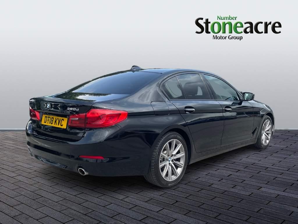 BMW 5 Series Image 3