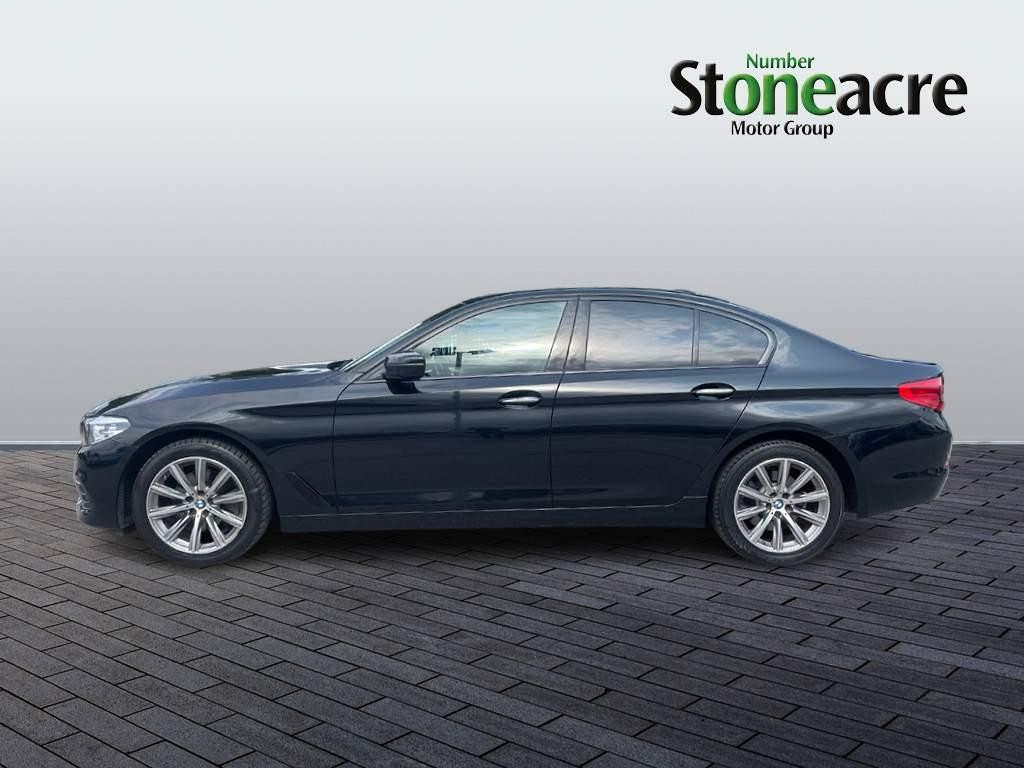 BMW 5 Series Image 6