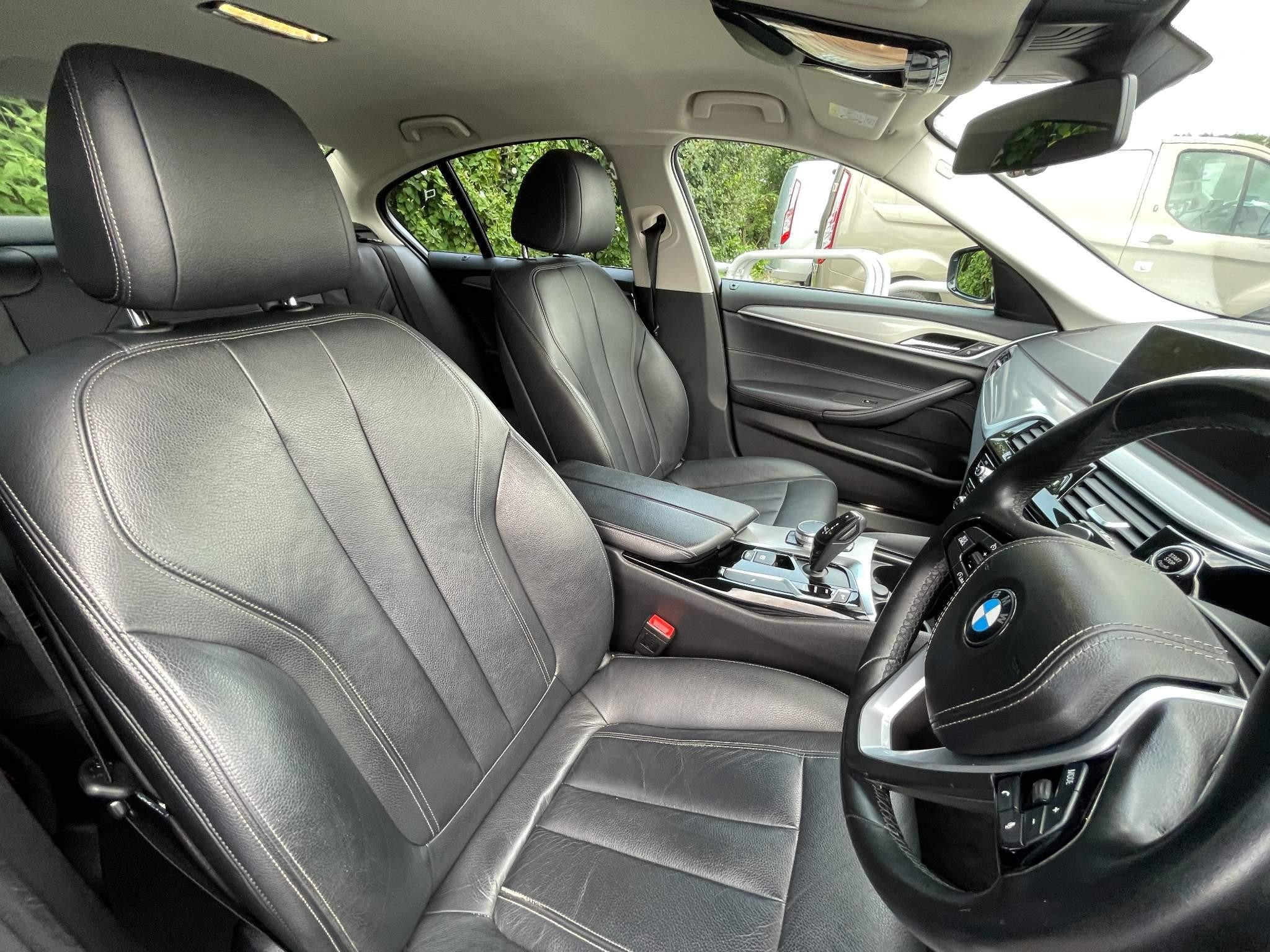 BMW 5 Series Image 23