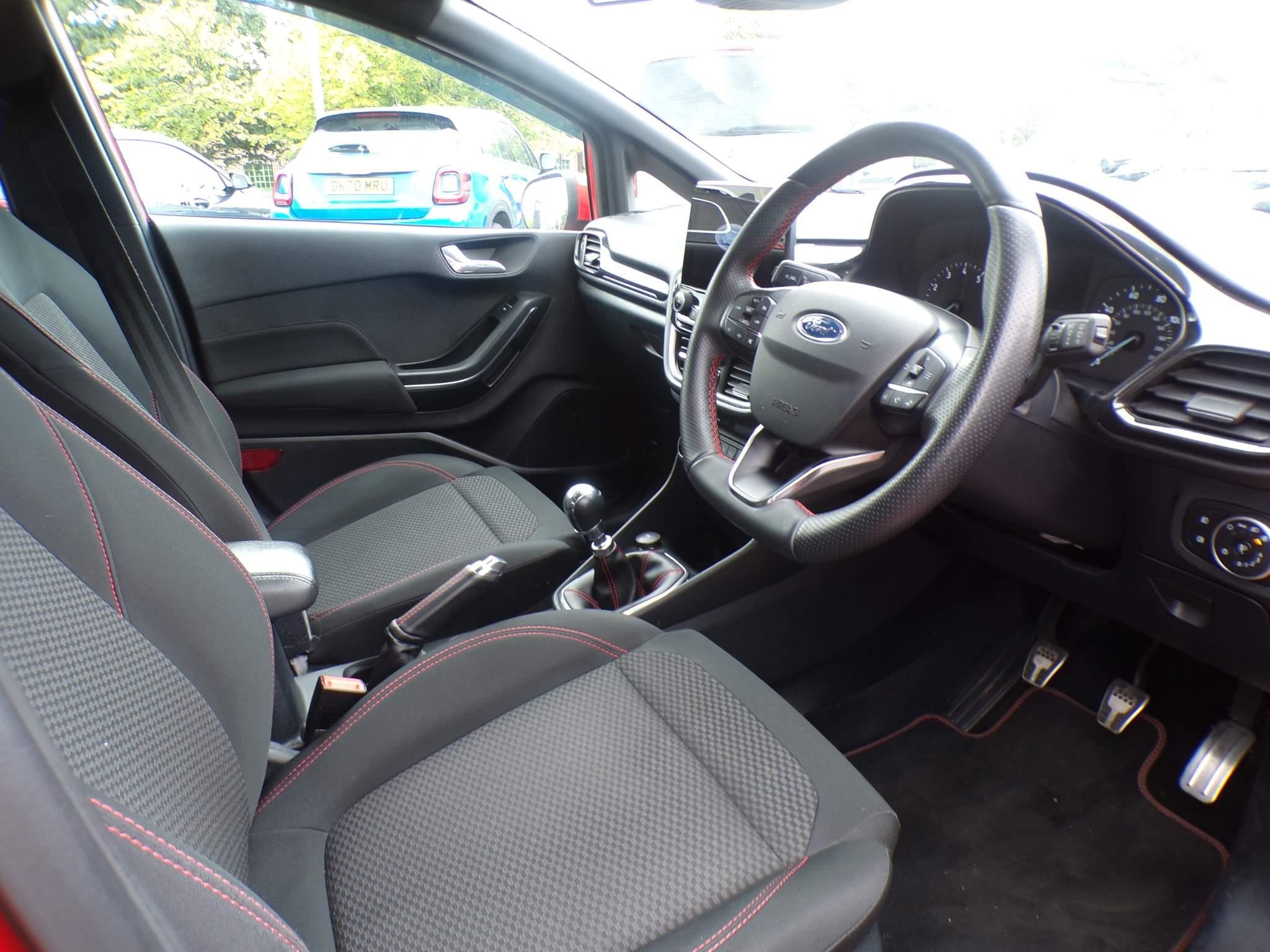 Ford Fiesta Image 16