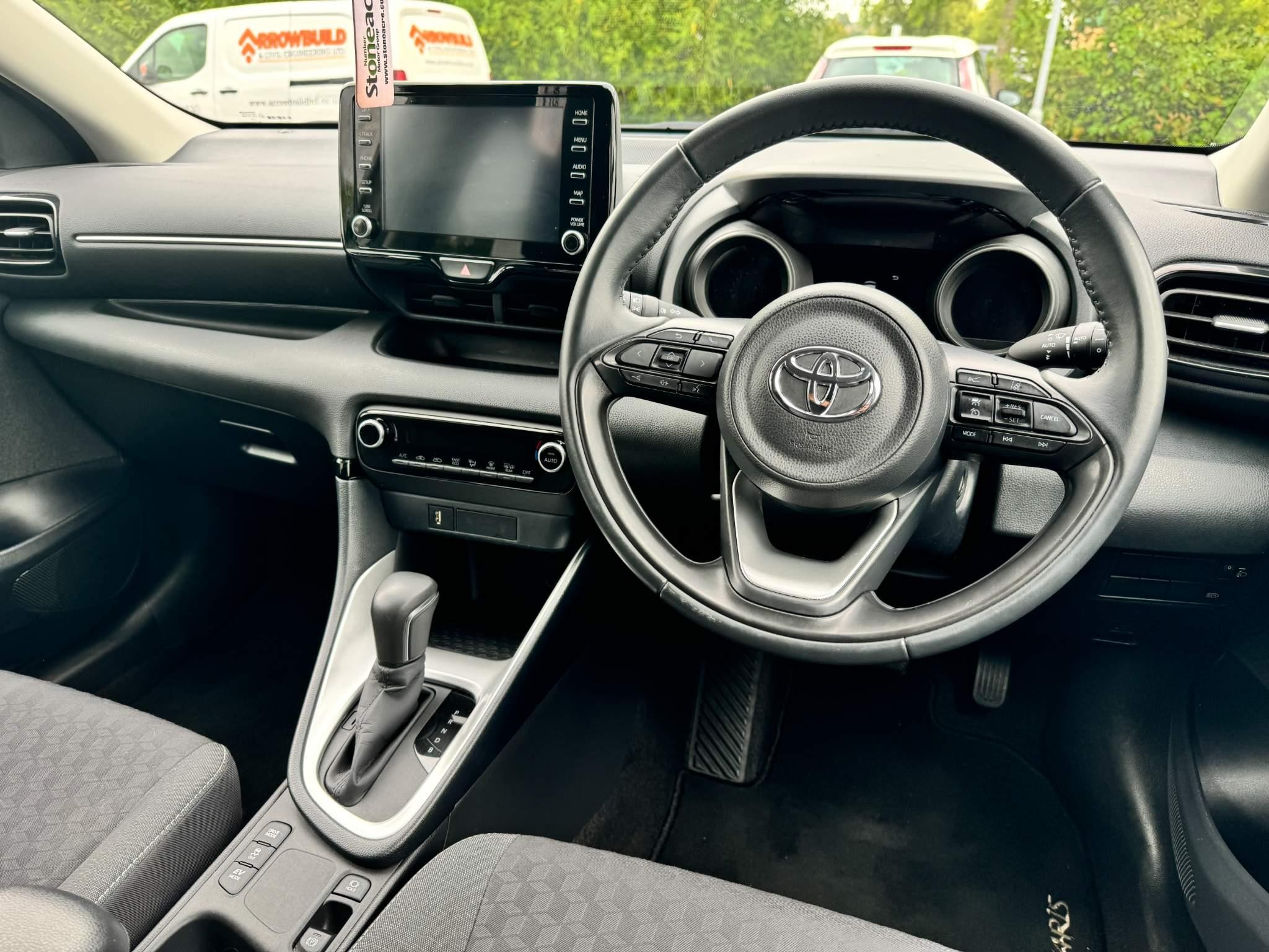 Toyota Yaris Image 16