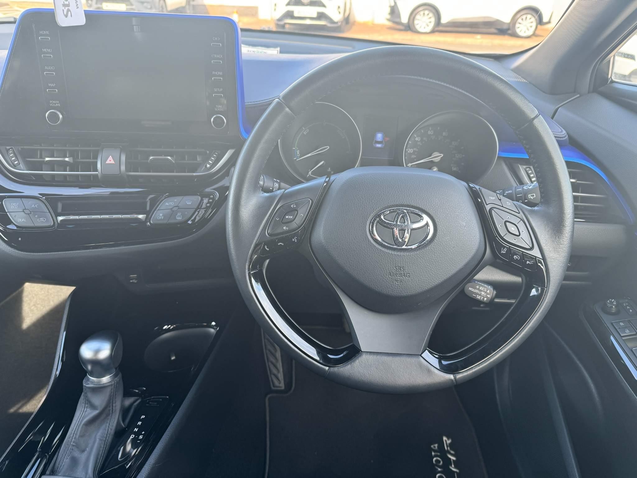 Toyota C-HR Self-Charging Hybrid Image 17