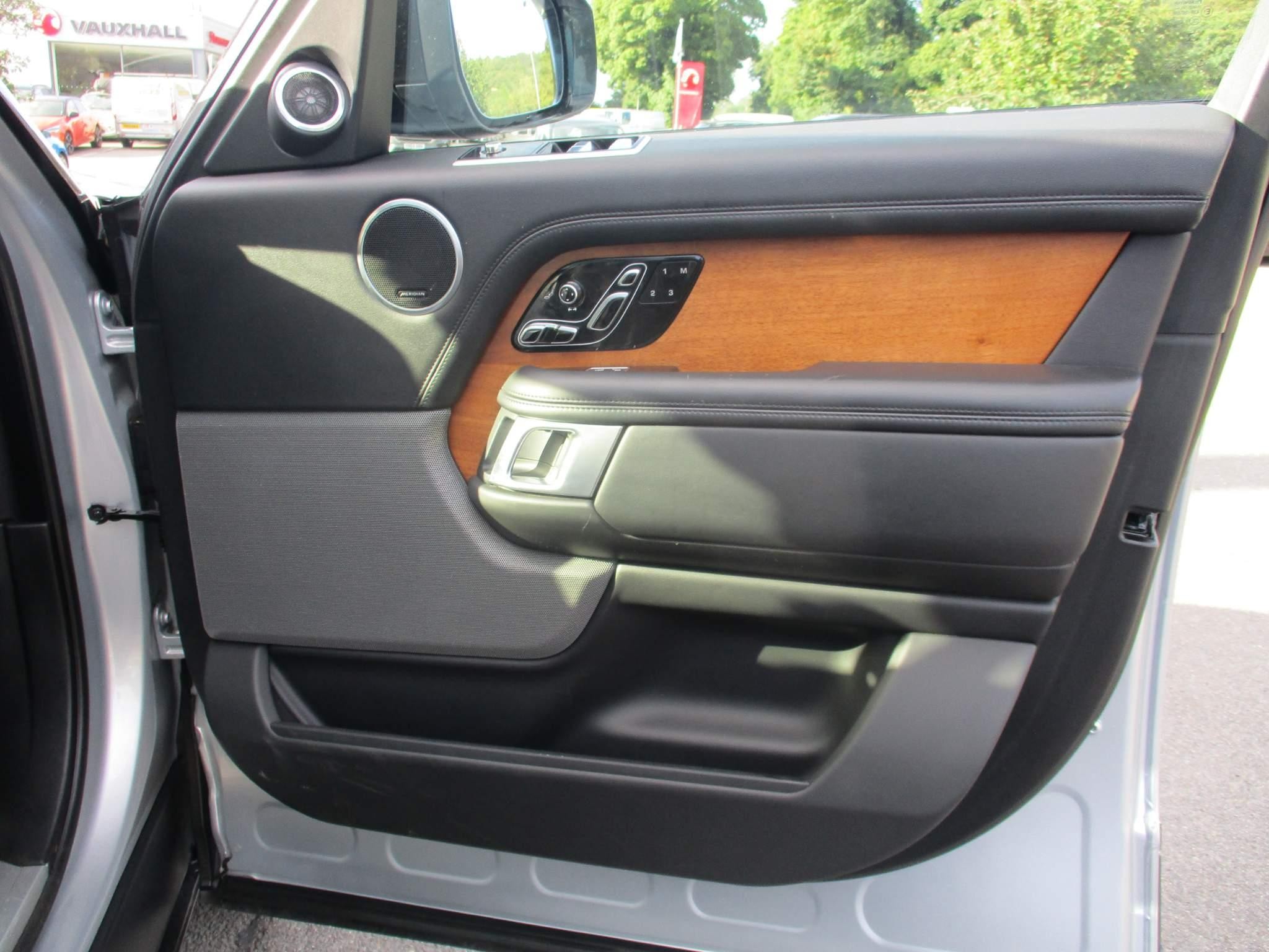 Land Rover Range Rover Image 12