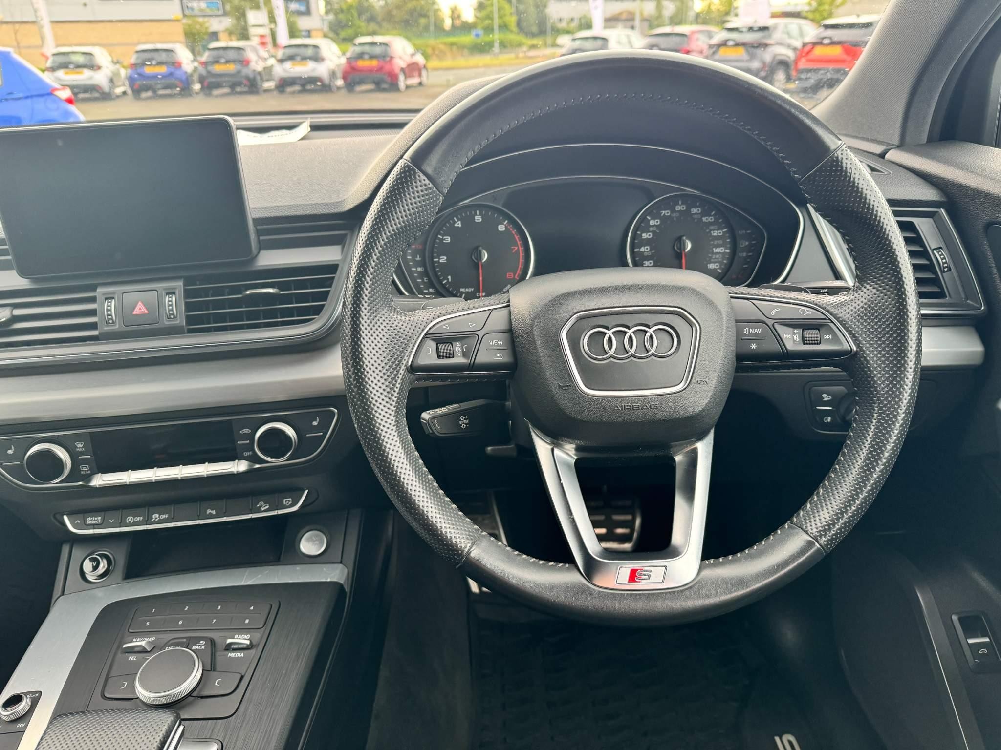 Audi Q5 Image 17