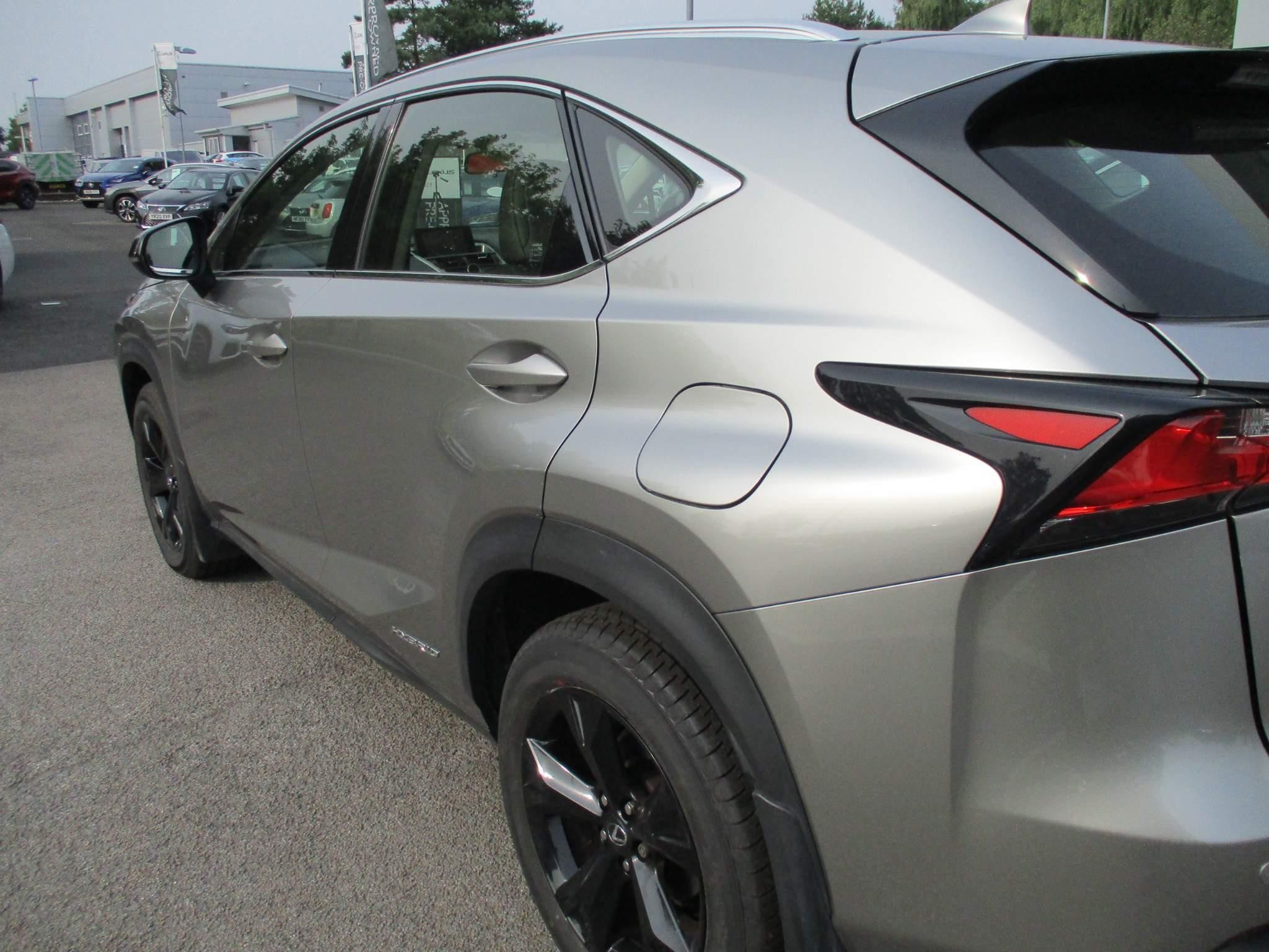 Lexus NX Image 43