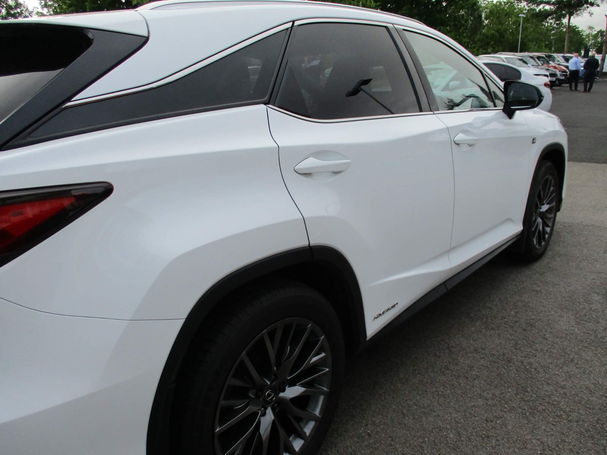 Lexus RX Image 46