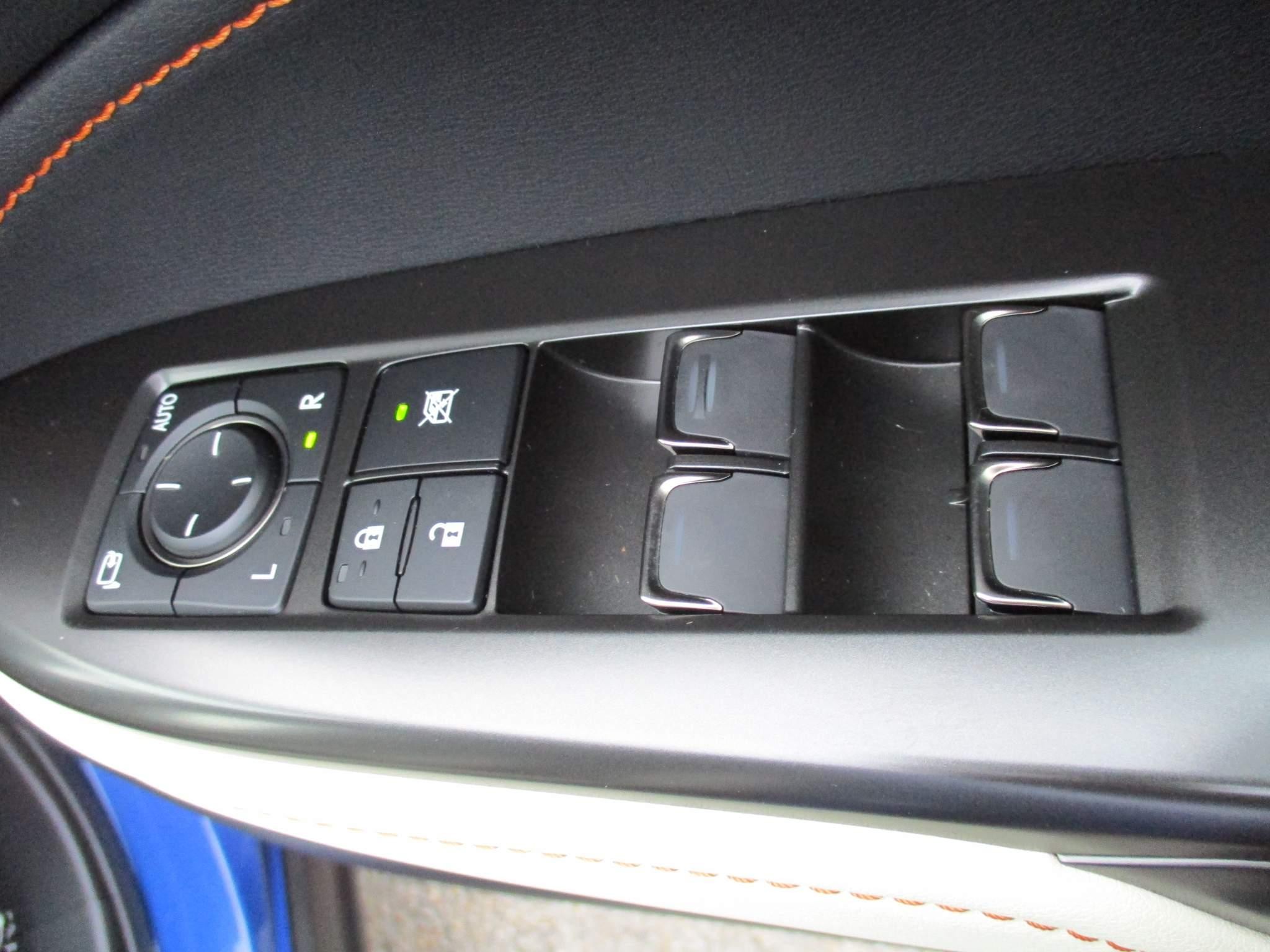 Lexus NX Self-Charging Hybrid Image 36