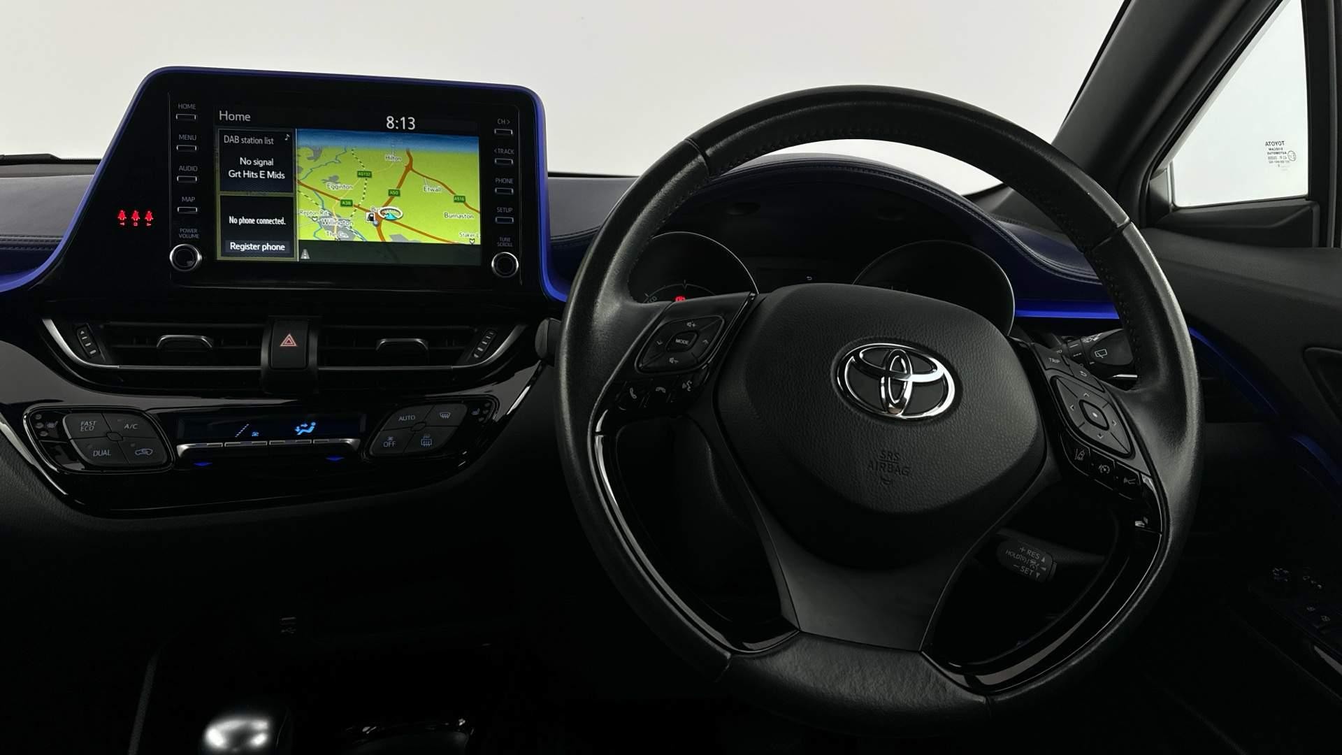 Toyota C-HR Image 12