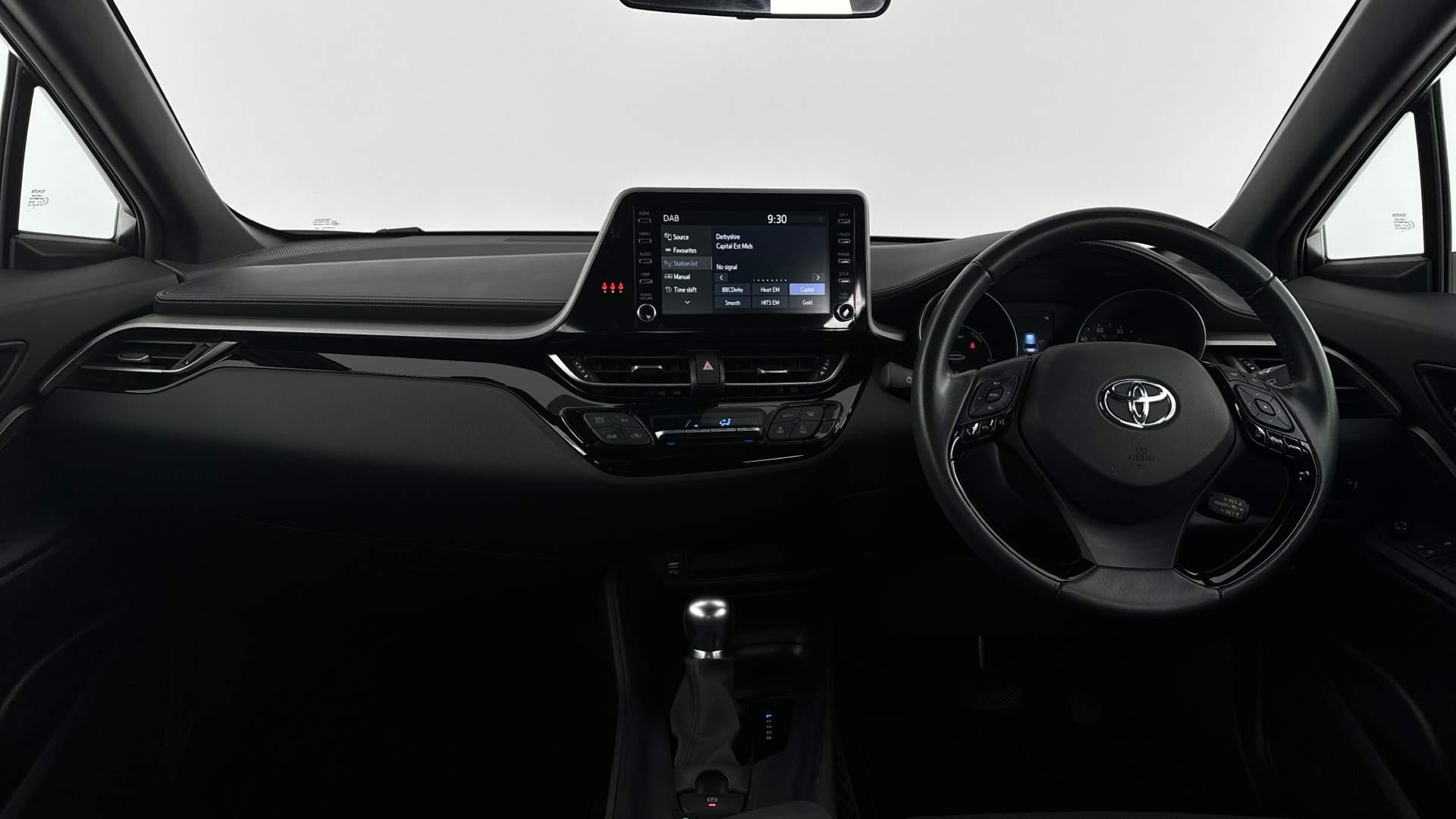 Toyota C-HR Image 11