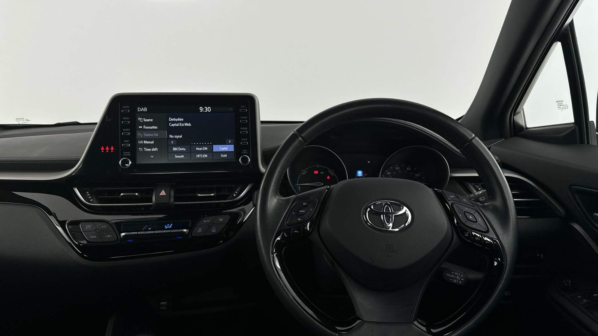 Toyota C-HR Image 12