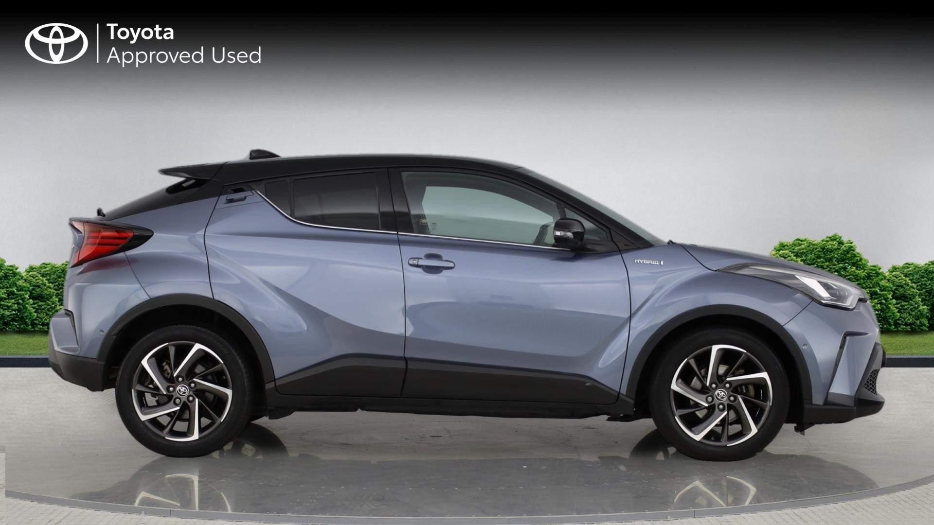 Toyota C-HR Image 2