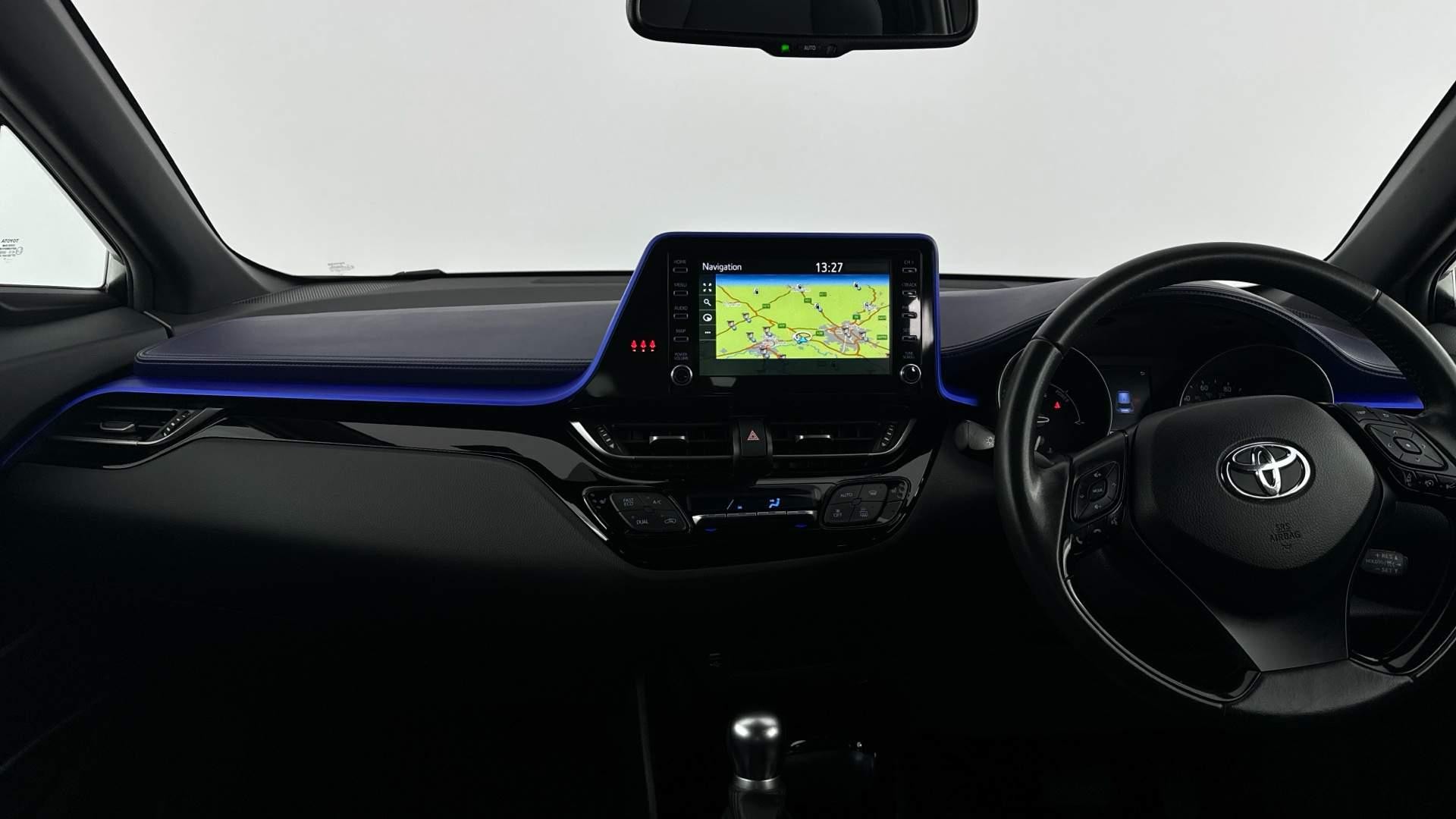 Toyota C-HR Image 11