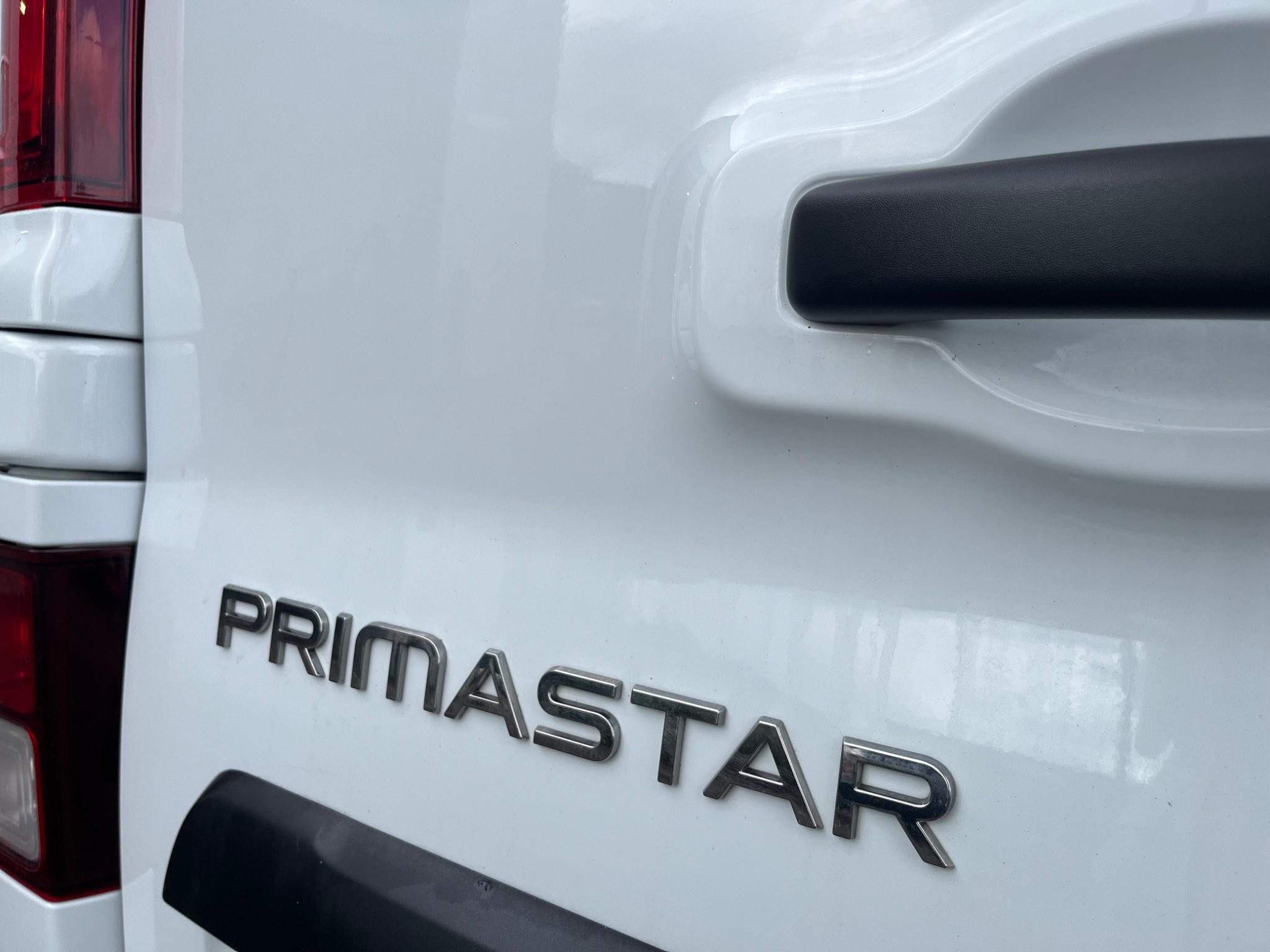 Nissan Primastar Image 14