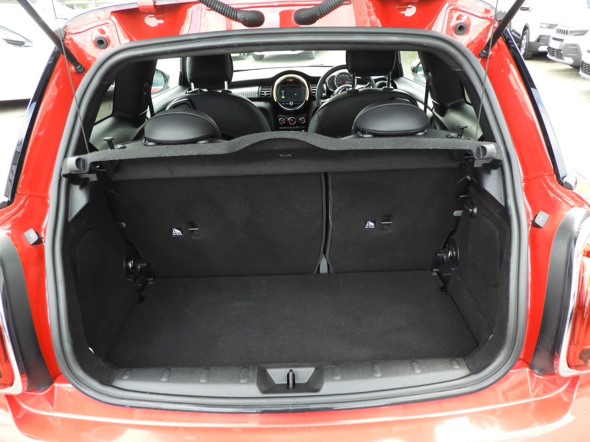 MINI Hatch Image 10