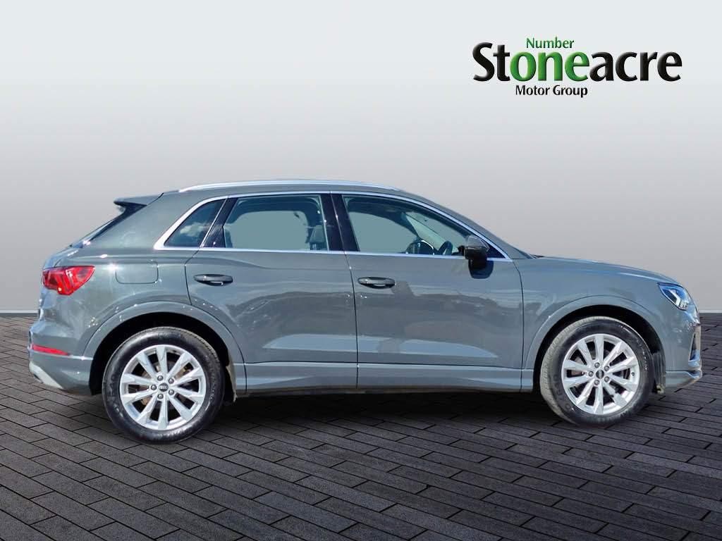 Audi Q3 Image 16