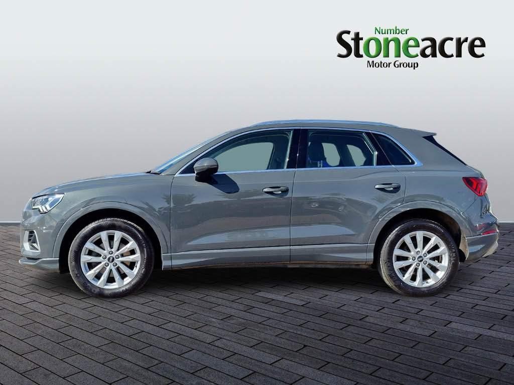 Audi Q3 Image 17