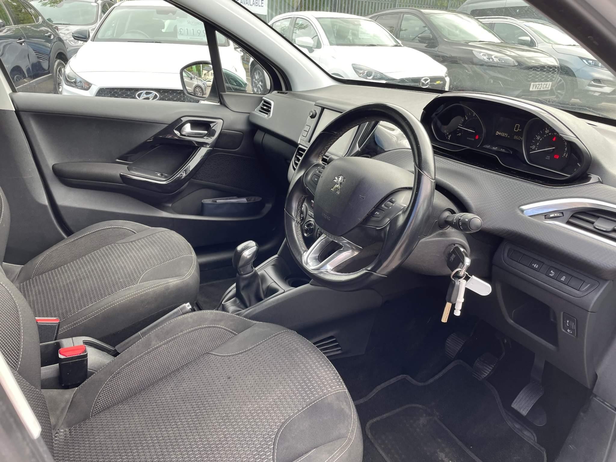 Peugeot 208 Image 19