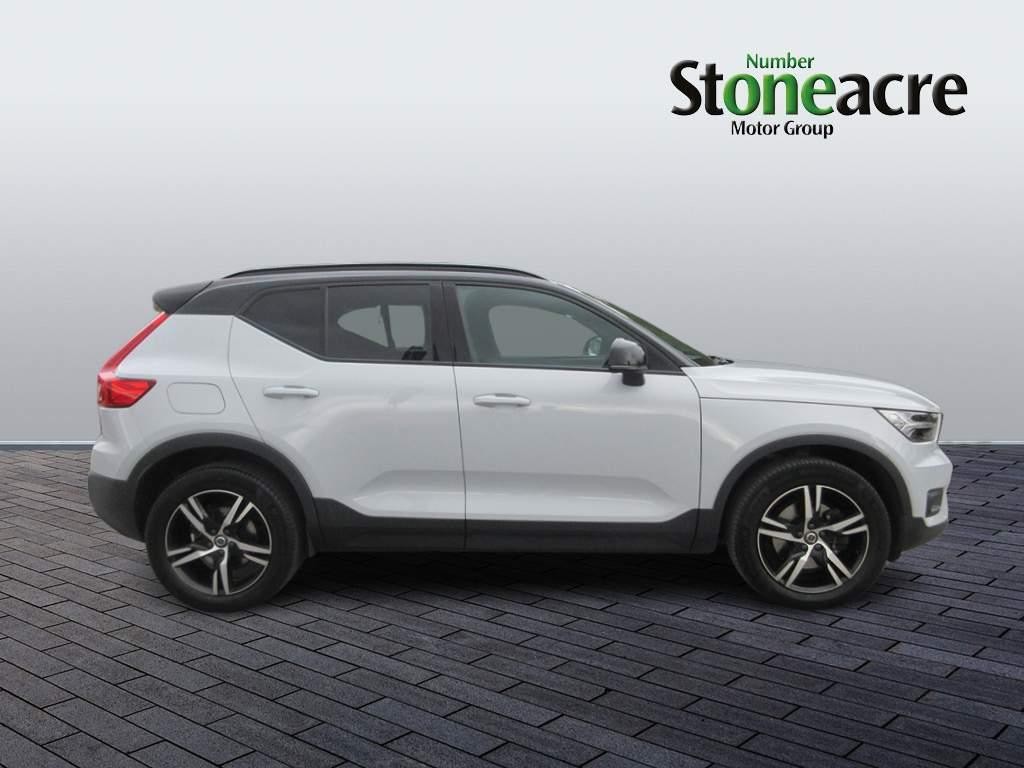 Volvo XC40 Image 2