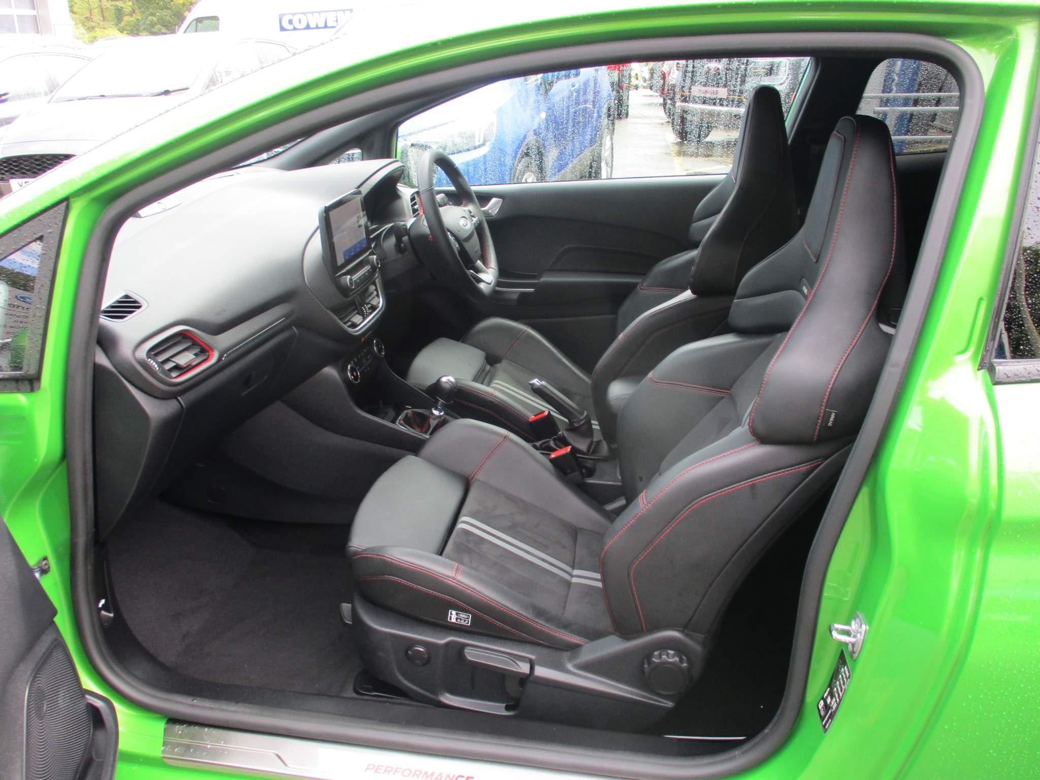 Ford Fiesta Image 11