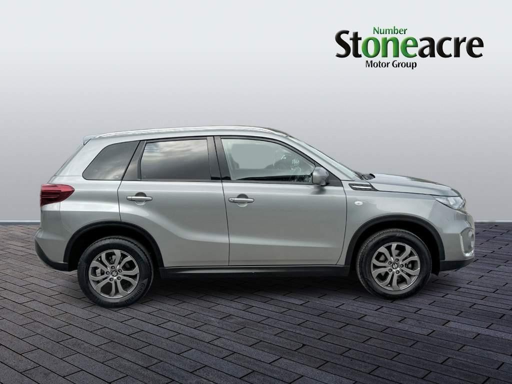 Suzuki Vitara Image 2