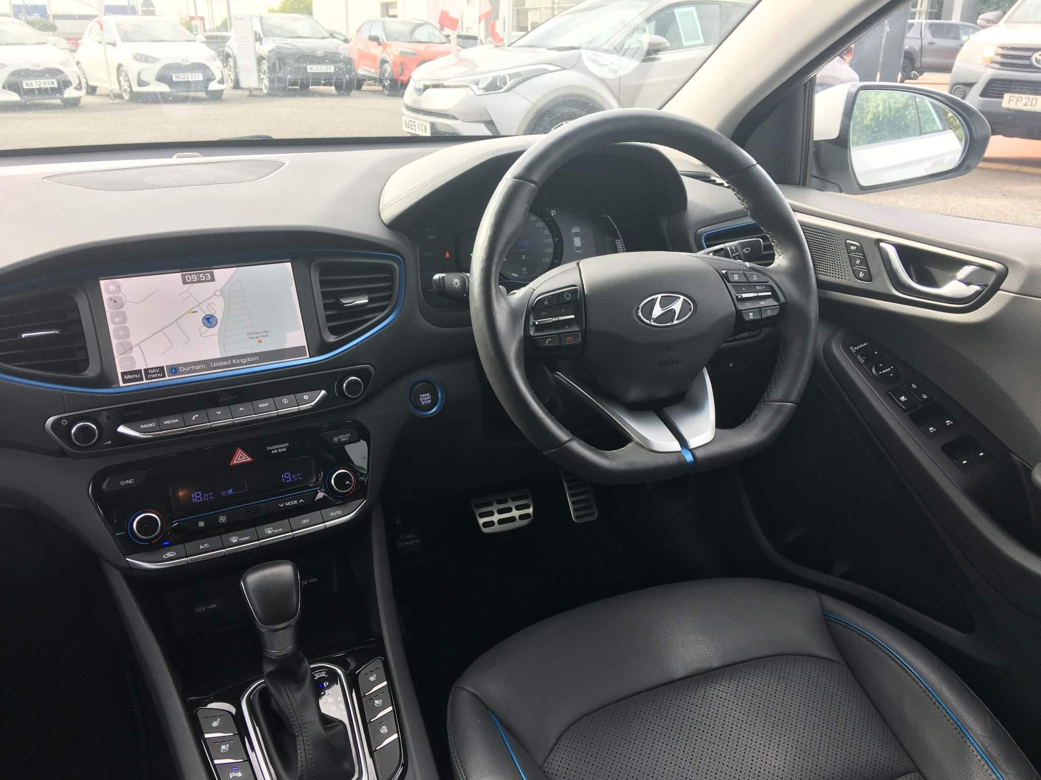 Hyundai IONIQ Image 12