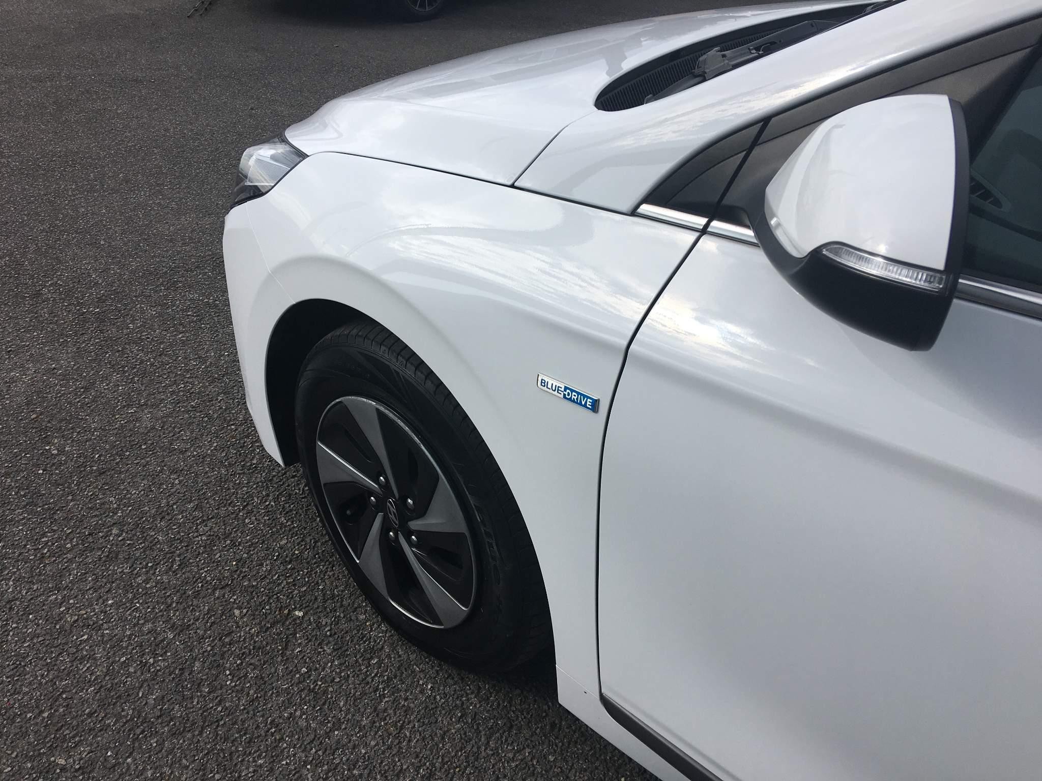 Hyundai IONIQ Image 21