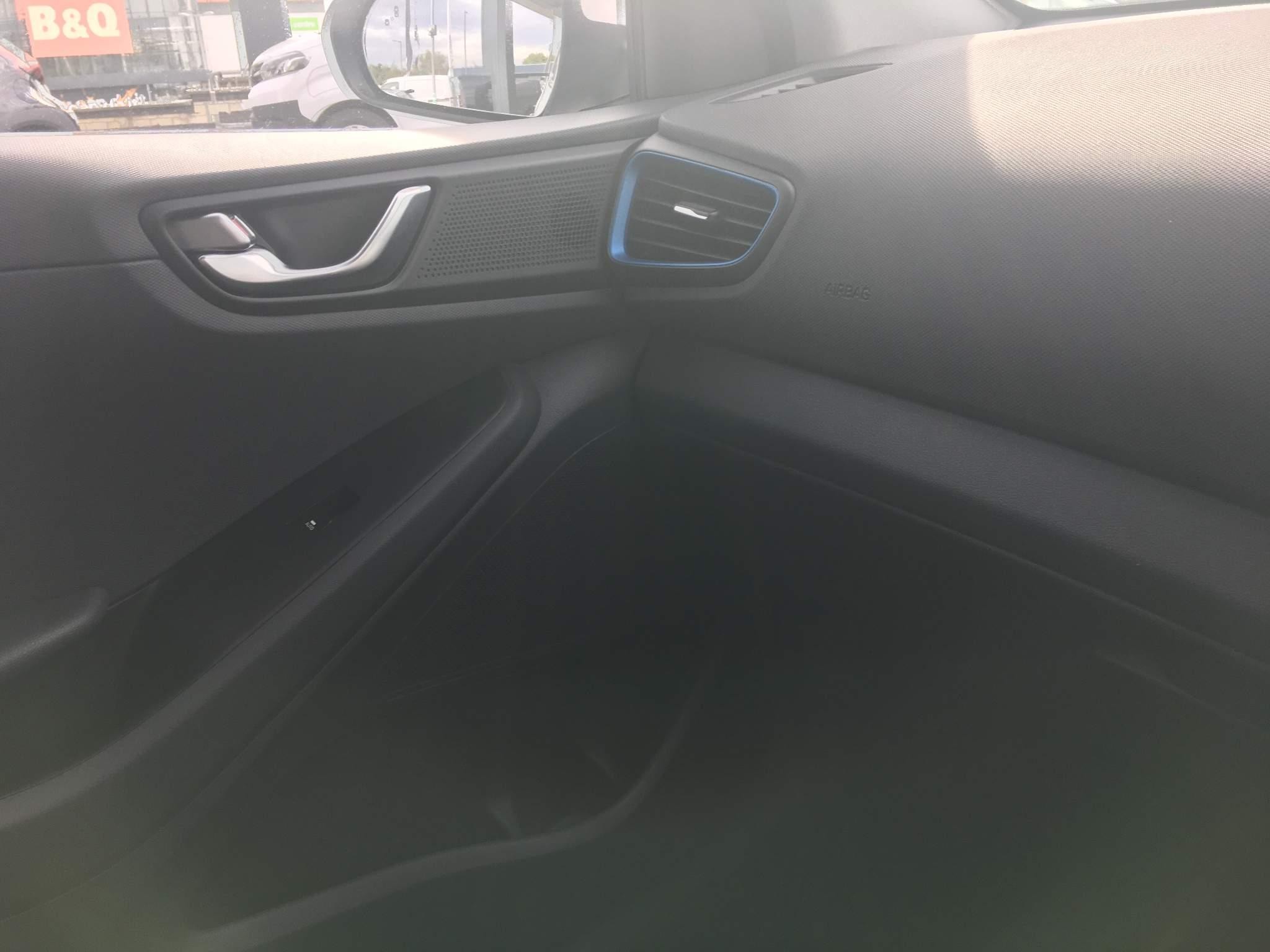 Hyundai IONIQ Image 40