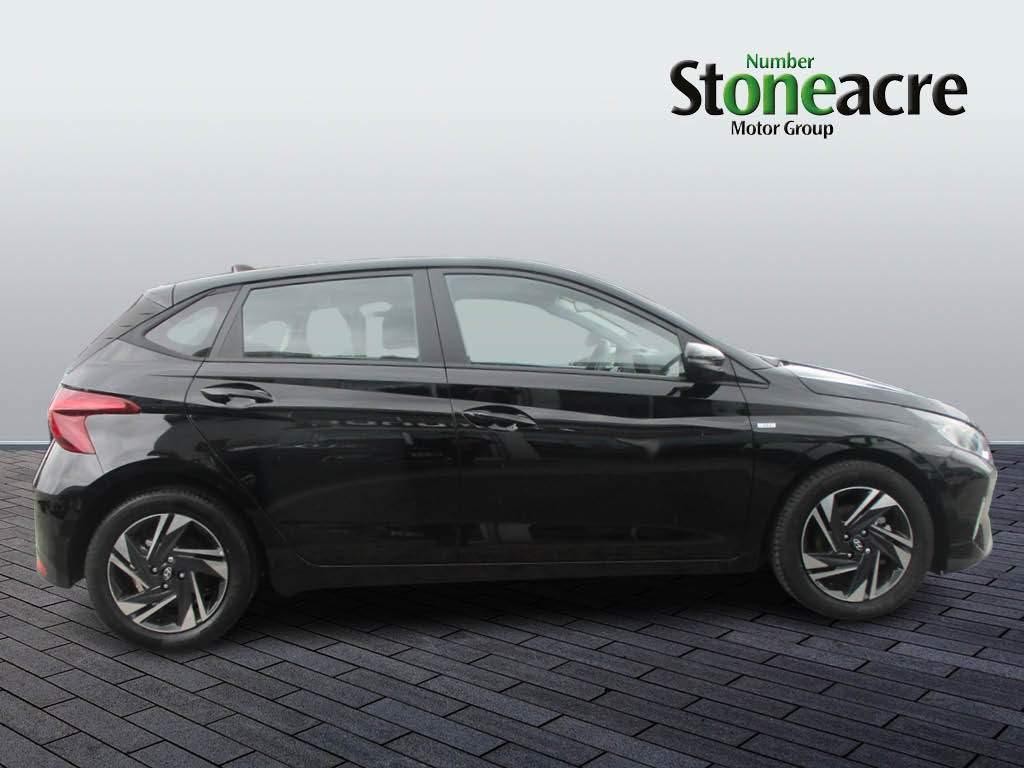 Hyundai i20 Image 2