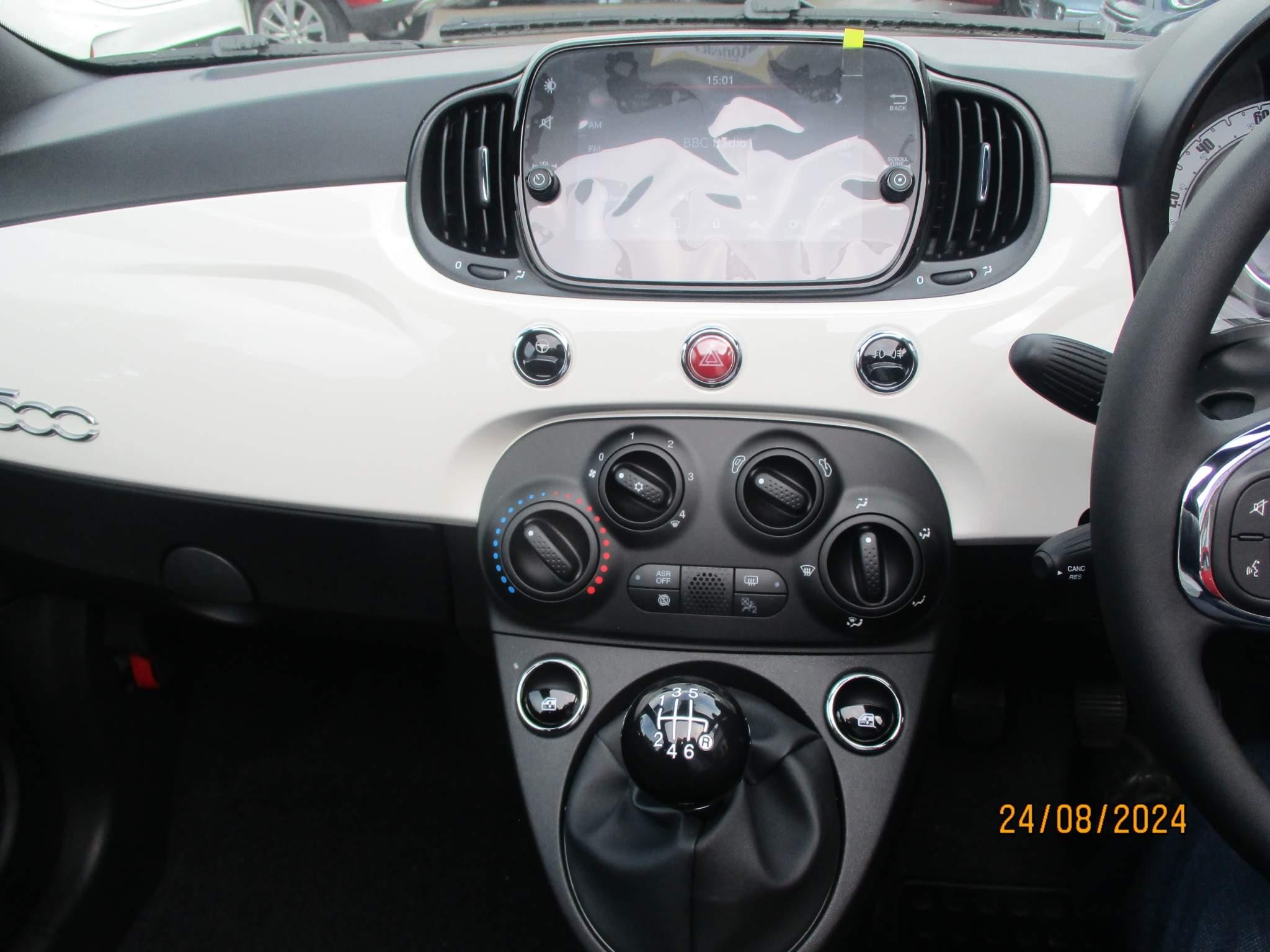 Fiat 500c Hybrid Image 14