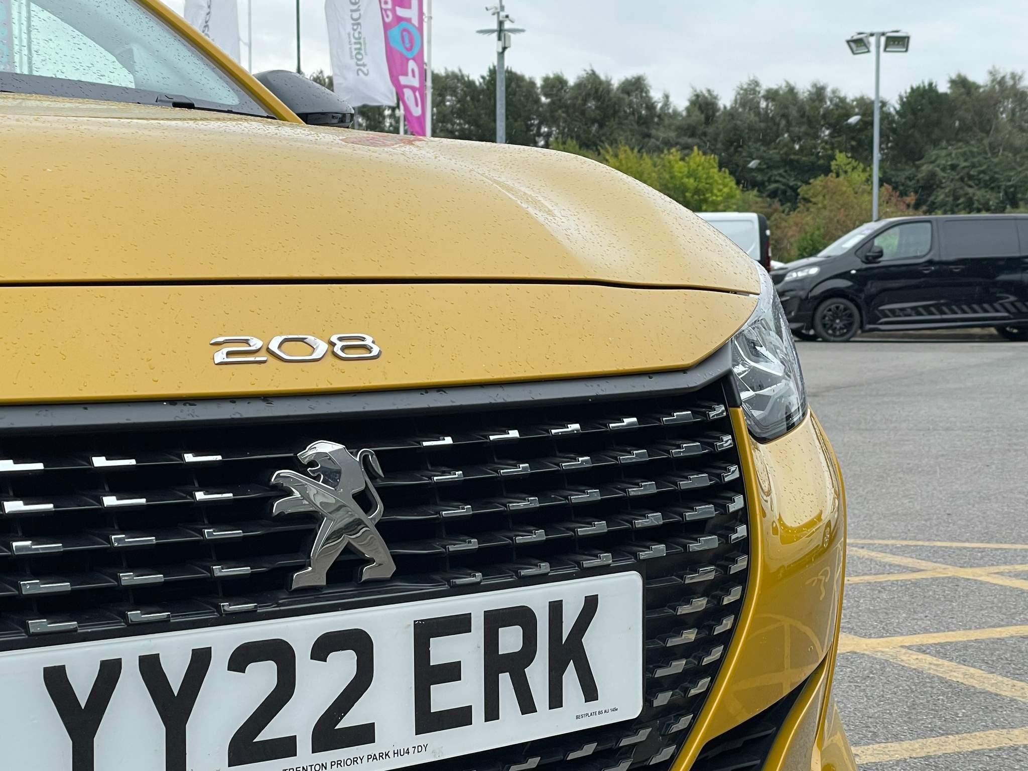 Peugeot 208 Image 11