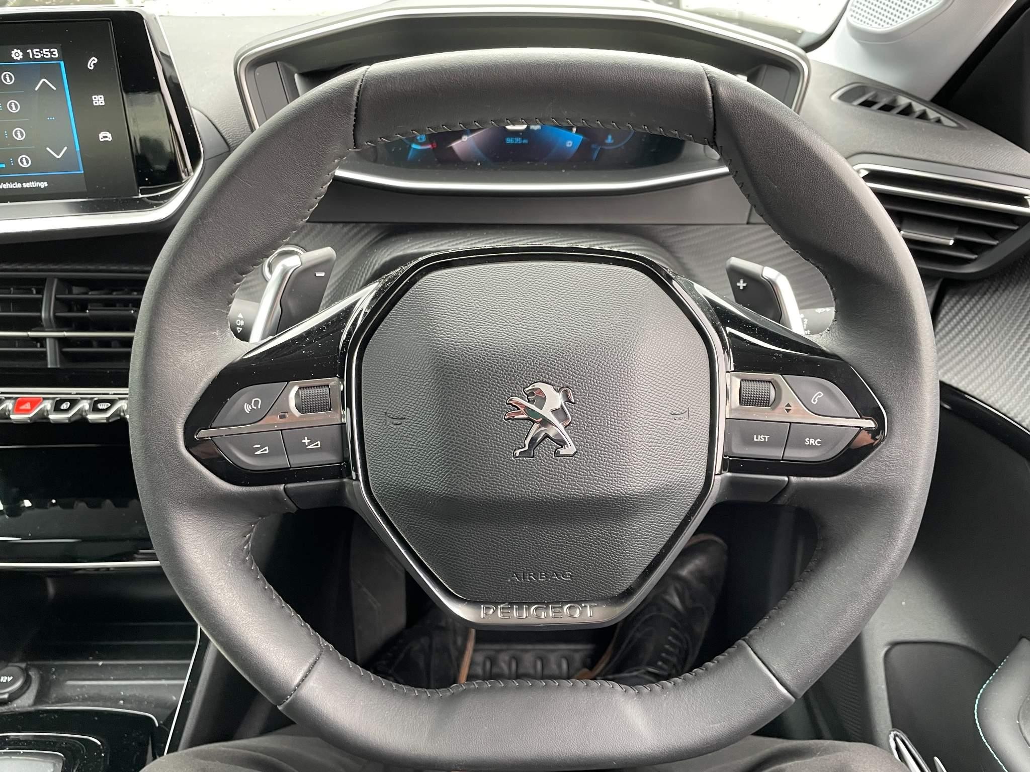 Peugeot 208 Image 19