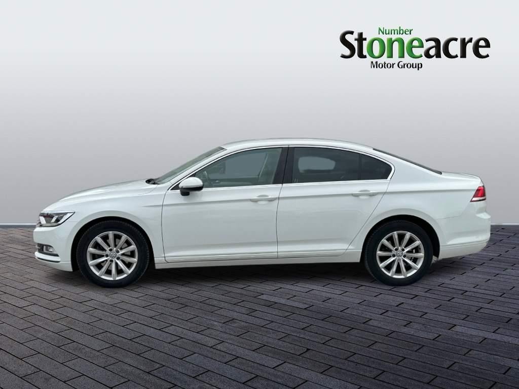 Volkswagen Passat Image 6