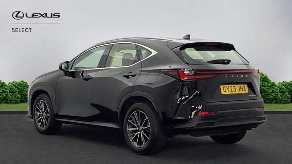 Lexus NX Image 8