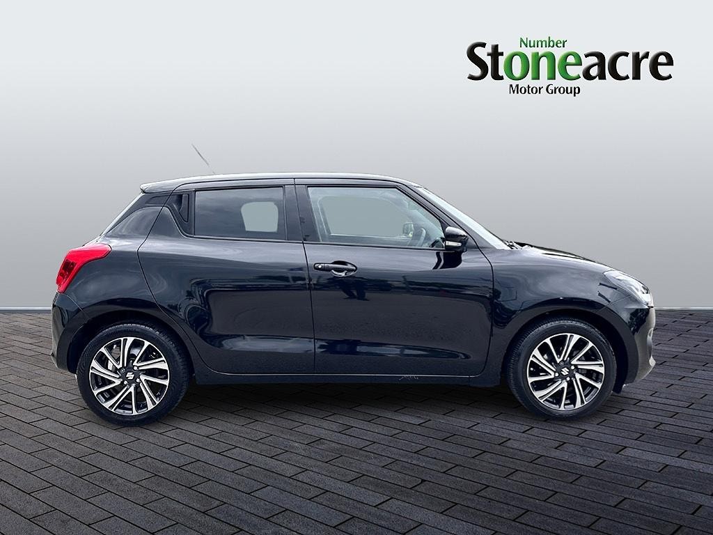 Suzuki Swift Image 2