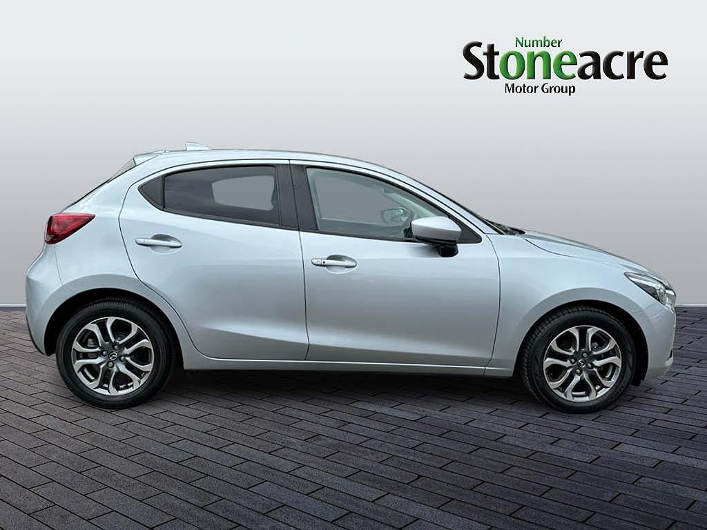 Mazda Mazda2 Image 2