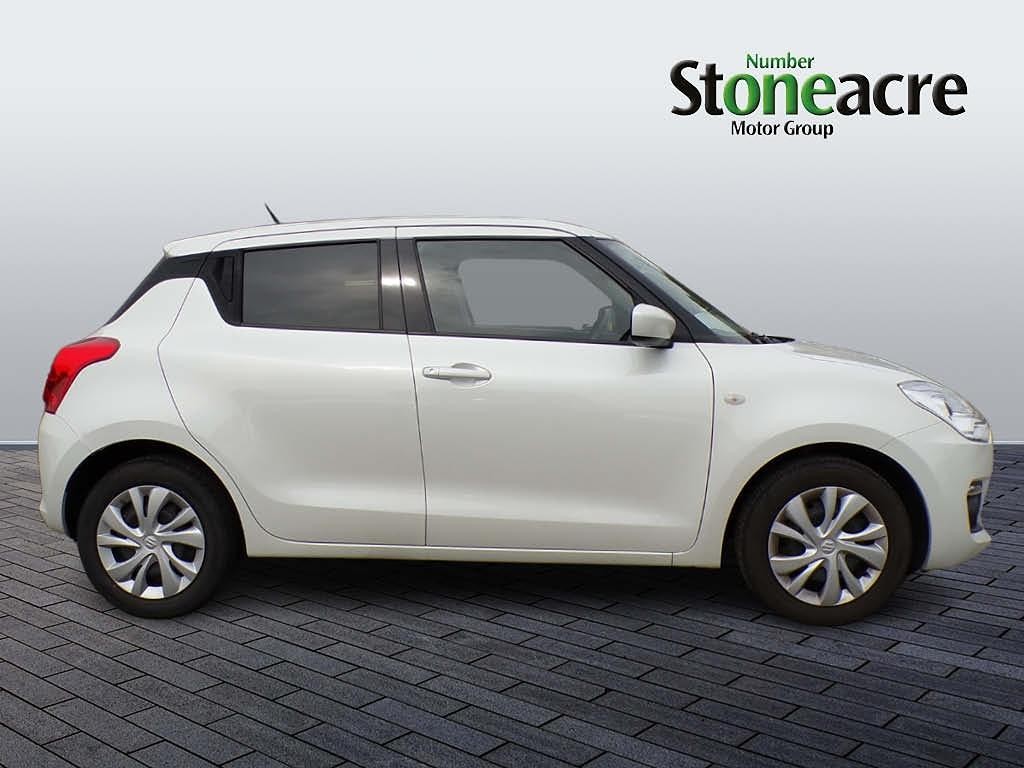 Suzuki Swift Image 2