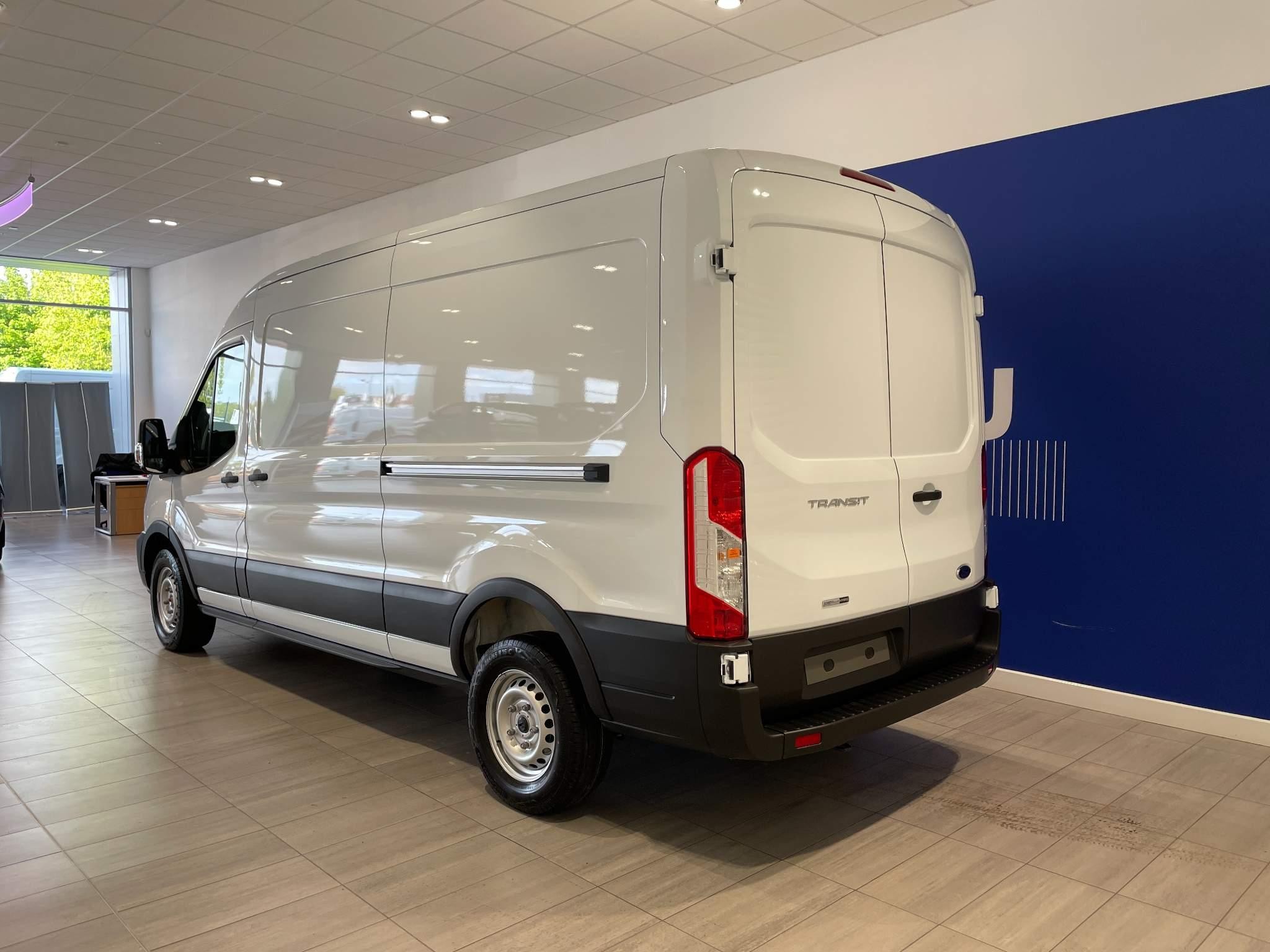 Ford Transit Image 4