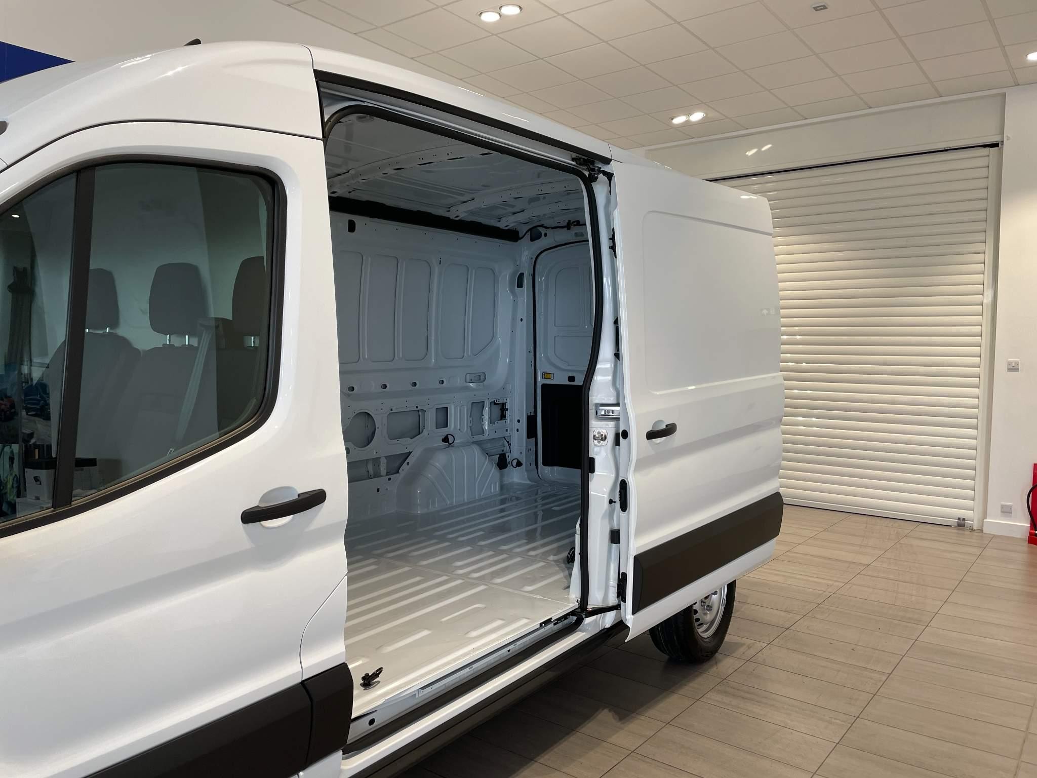 Ford Transit Image 14