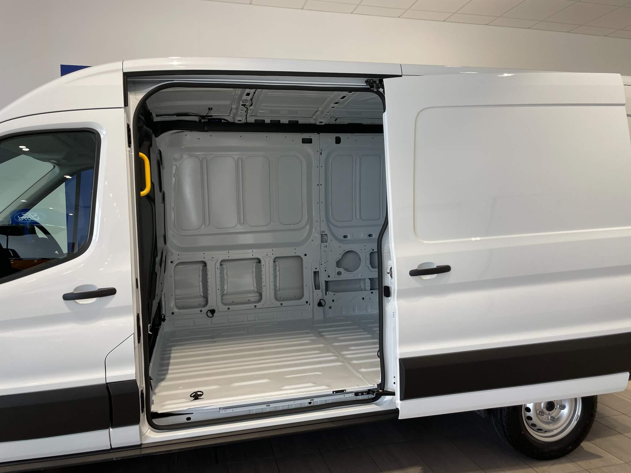 Ford Transit Image 15