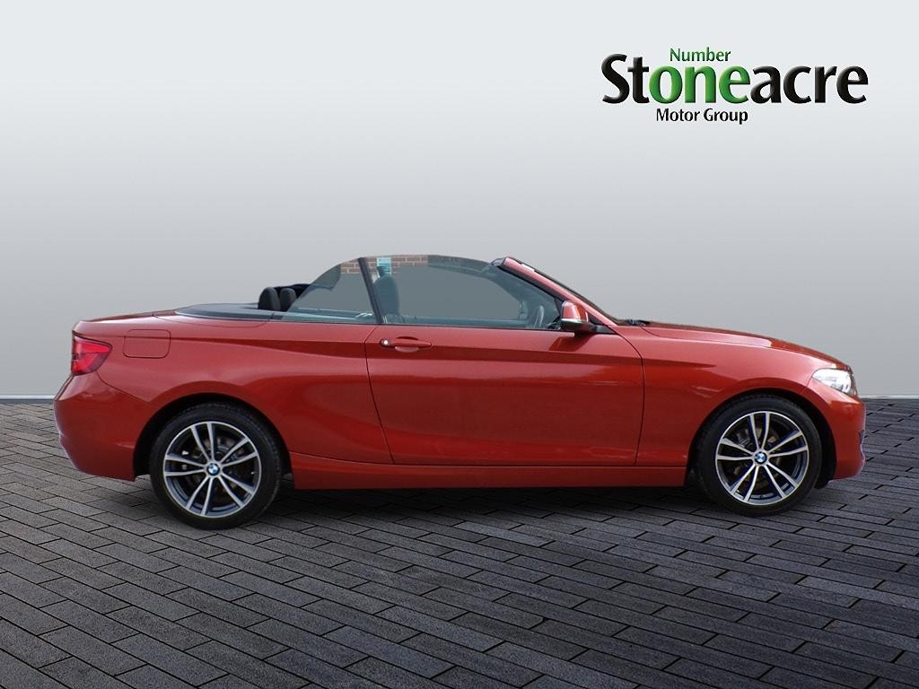 BMW 2 Series Image 2