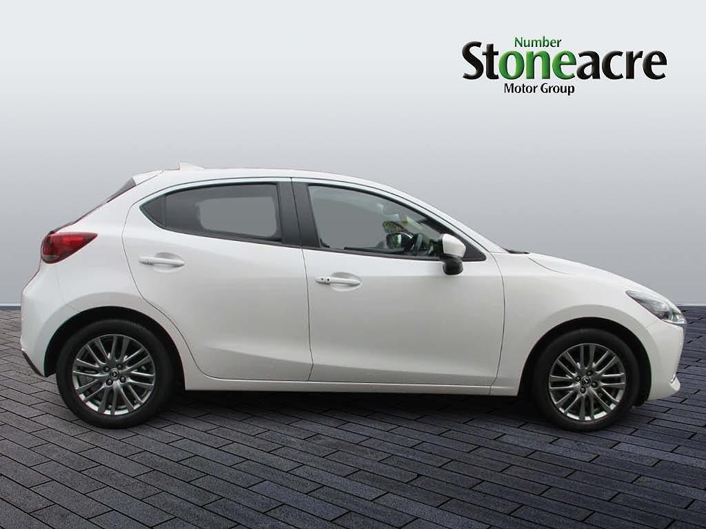 Mazda Mazda2 Image 2