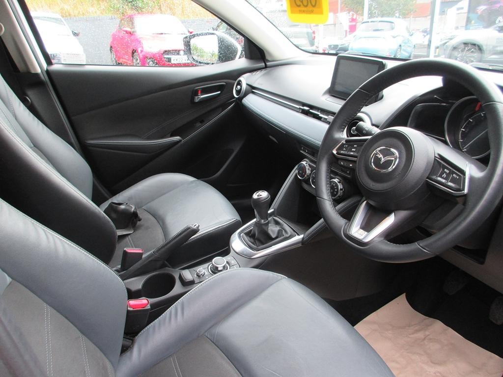 Mazda Mazda2 Image 11