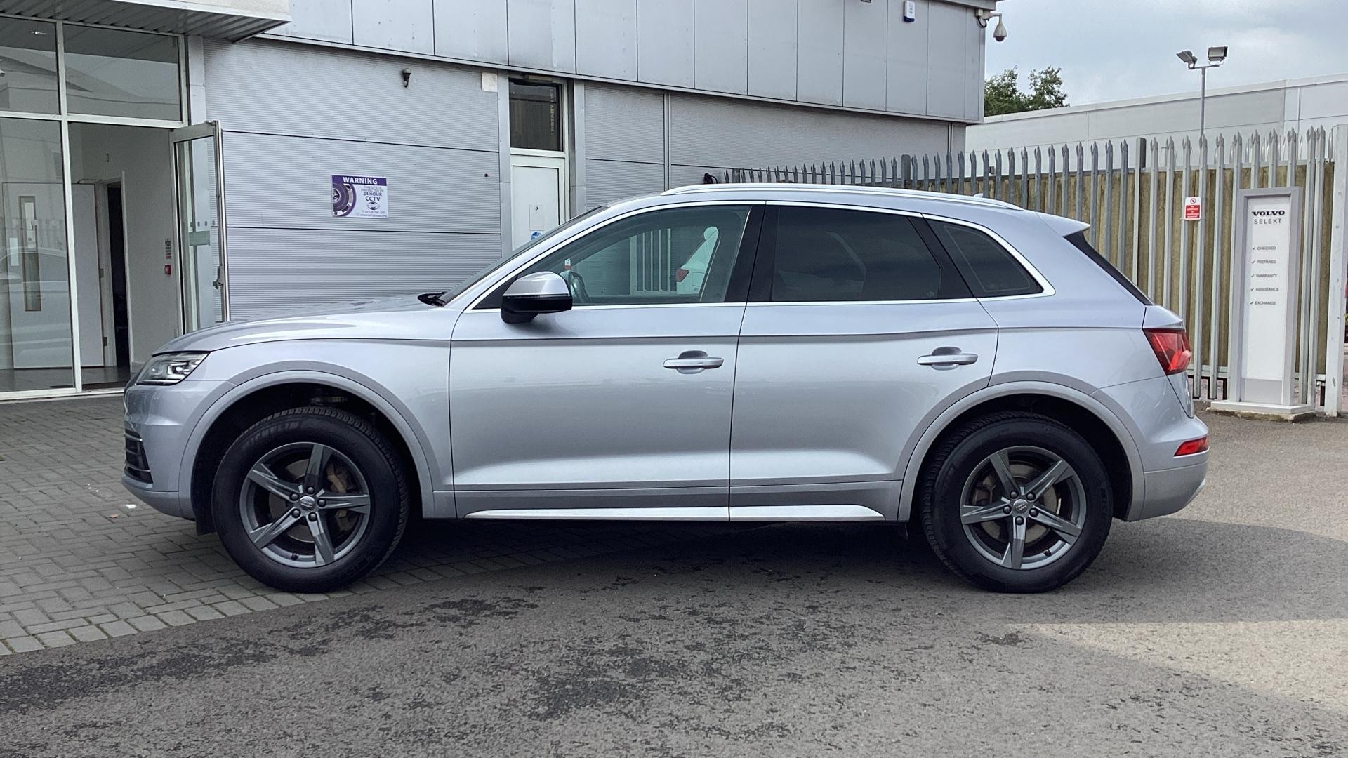 Audi Q5 Image 8