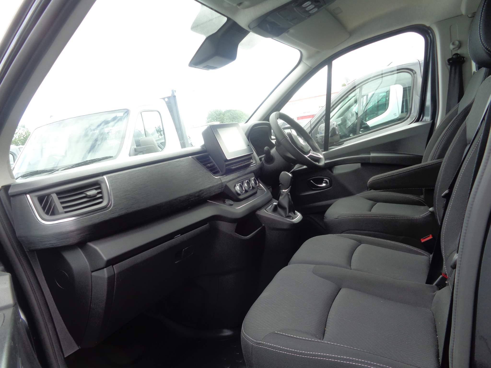 Renault Trafic Image 25