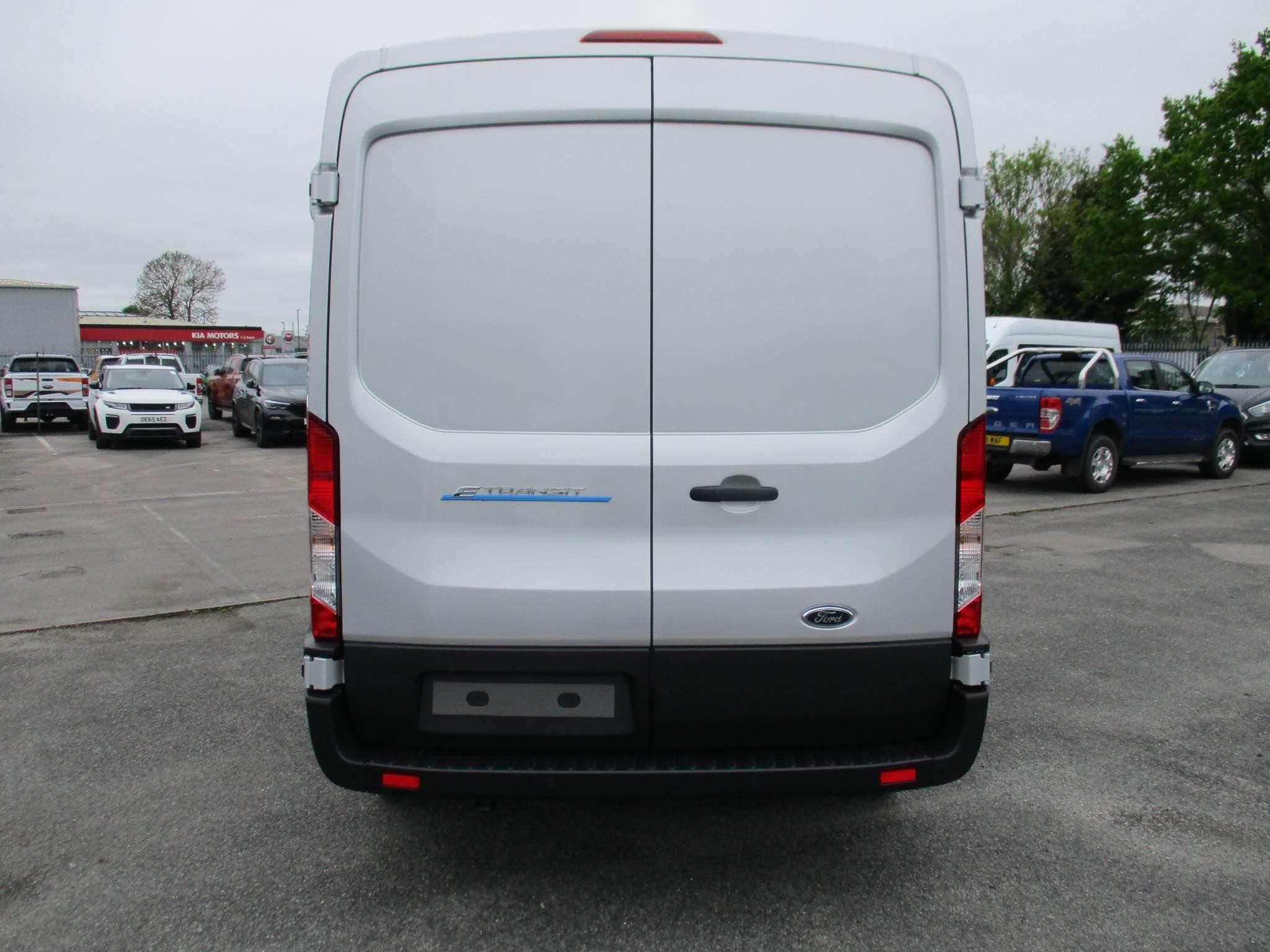 Ford E-Transit Image 4