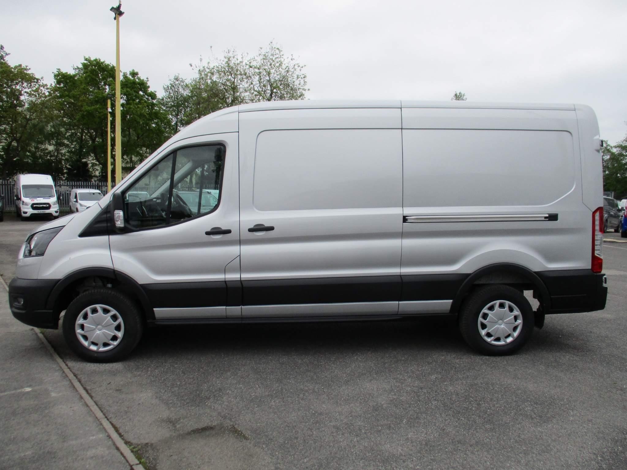 Ford E-Transit Image 6