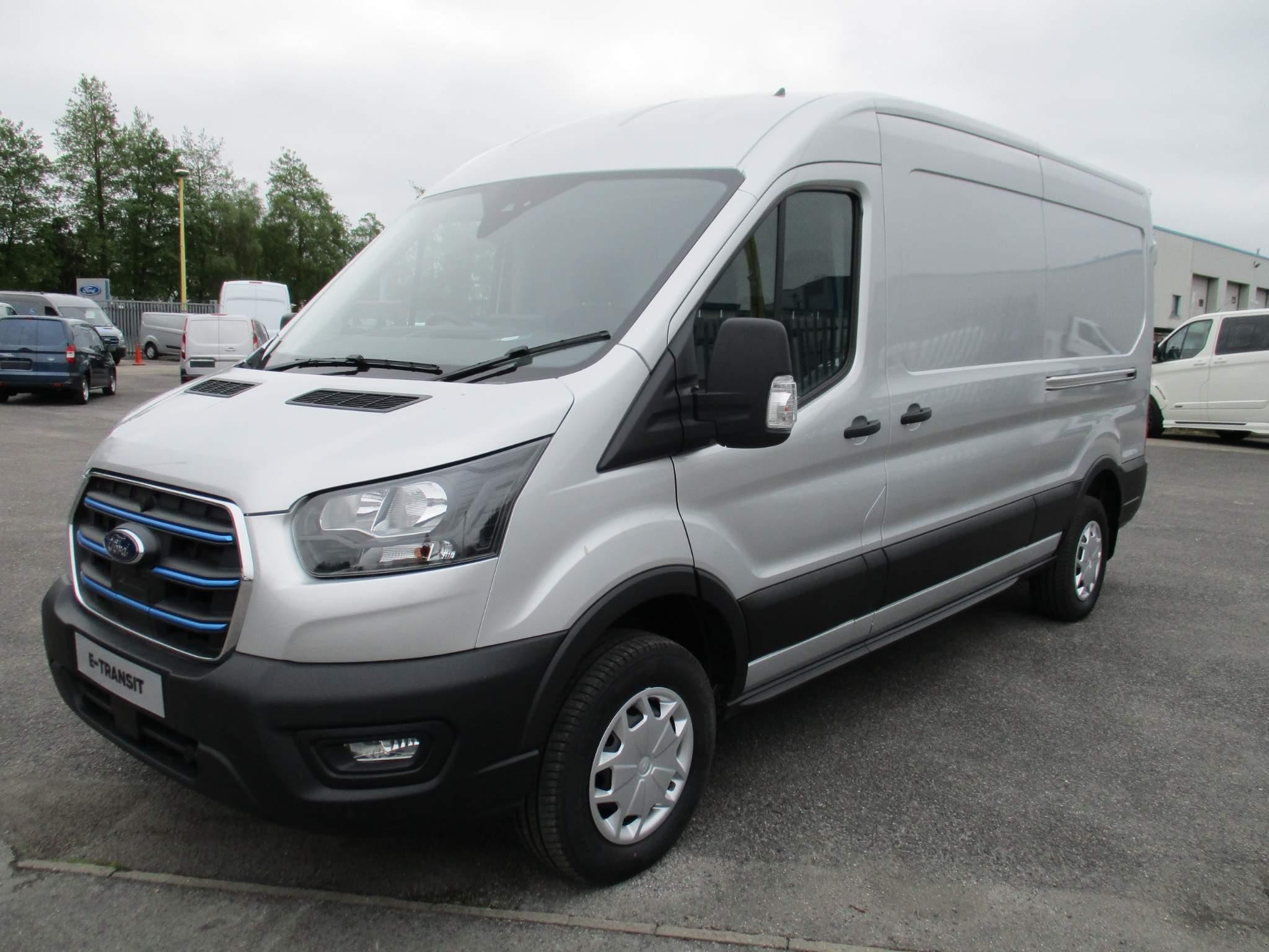 Ford E-Transit Image 7